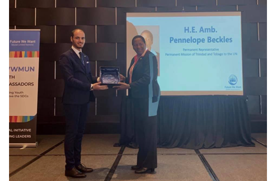 S.E. Amb. Pennelope BECKLES, a été récompensée par Dr. Abderrahmane CHABIB